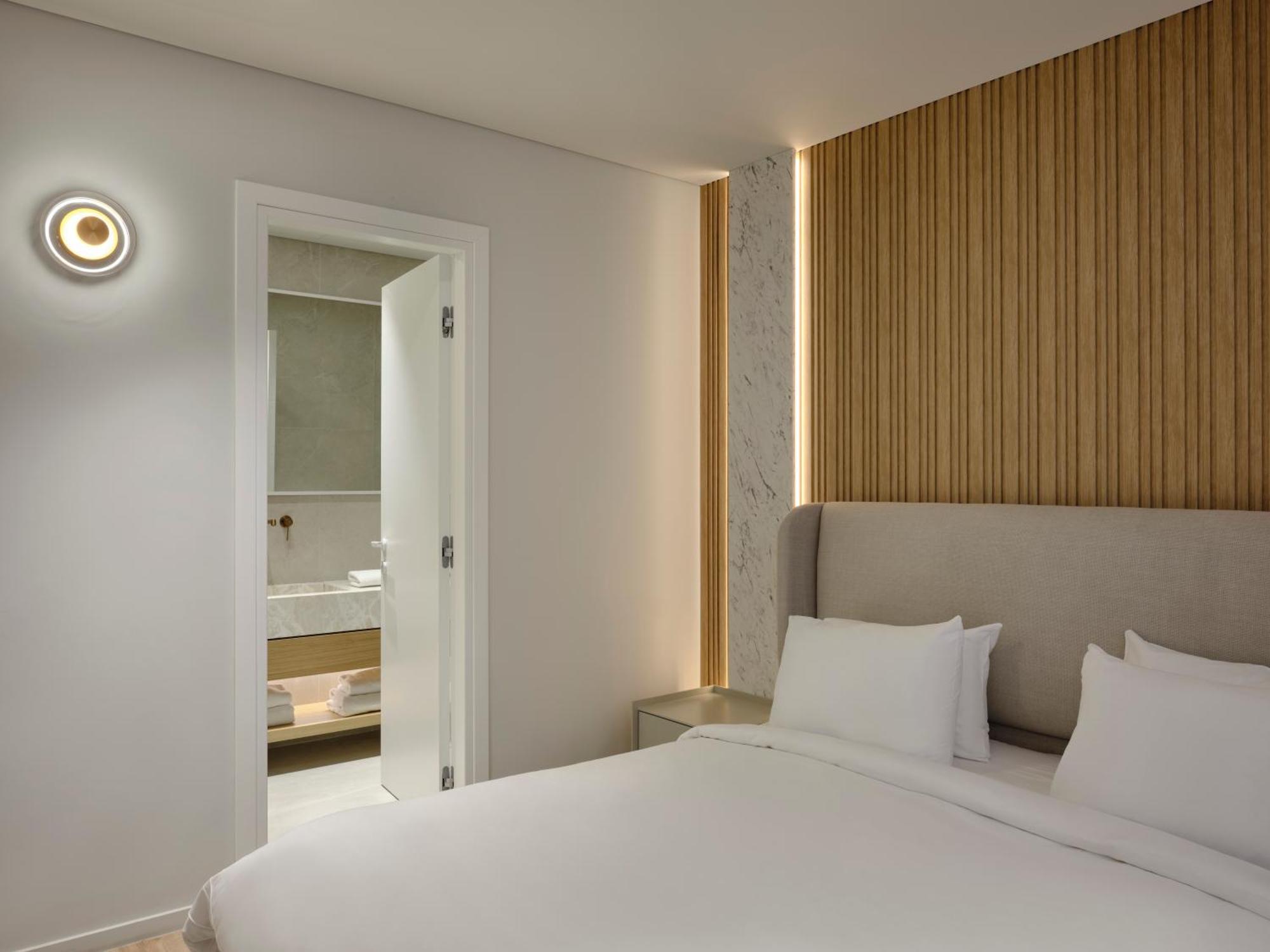 Nur Aparthotel Athena Bagian luar foto