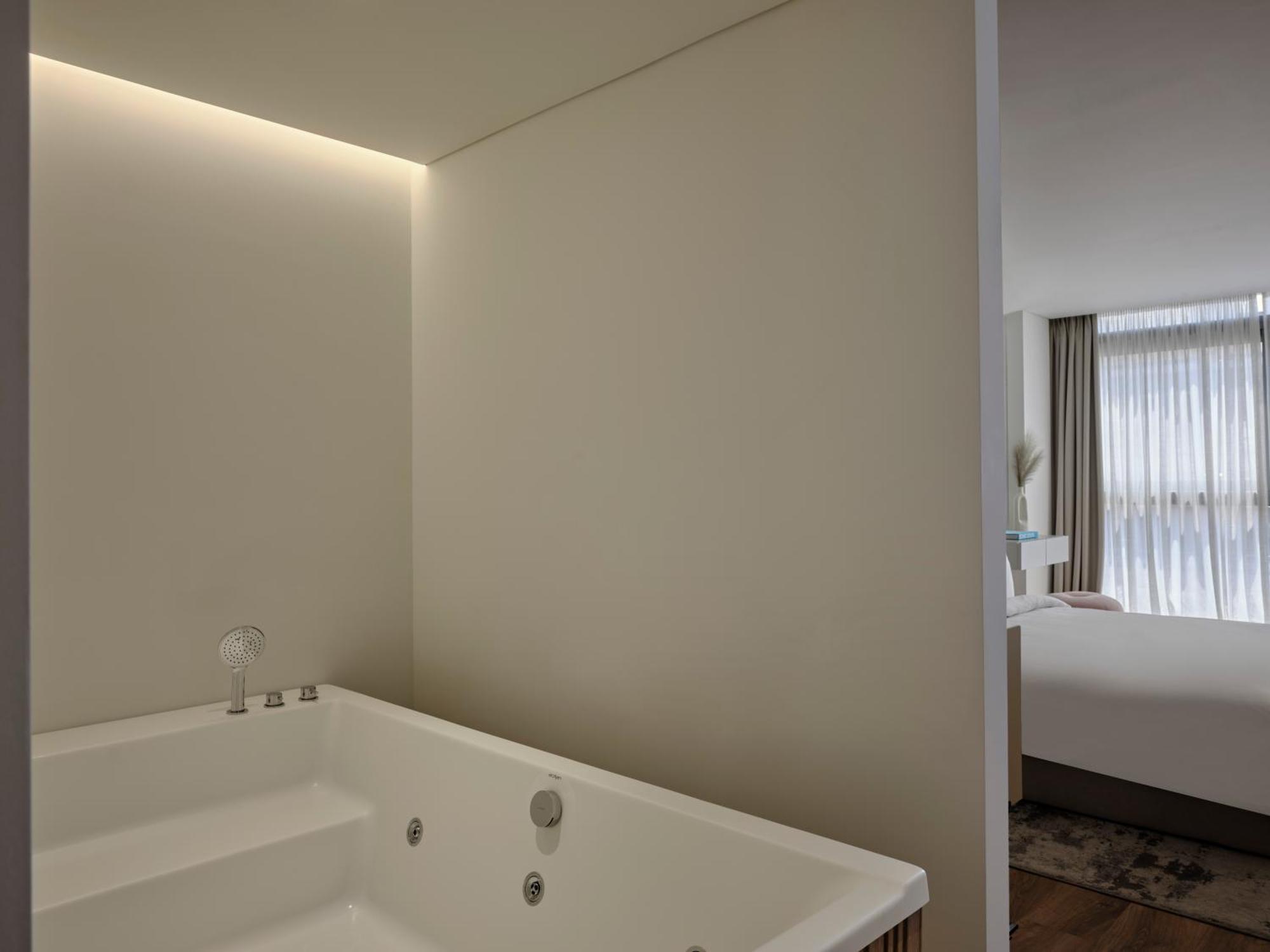 Nur Aparthotel Athena Bagian luar foto